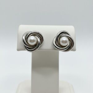 ⚜️3 for $30⚜️ Vintage Silver Tone Twist Faux Pearl Stud Earrings White Ivory